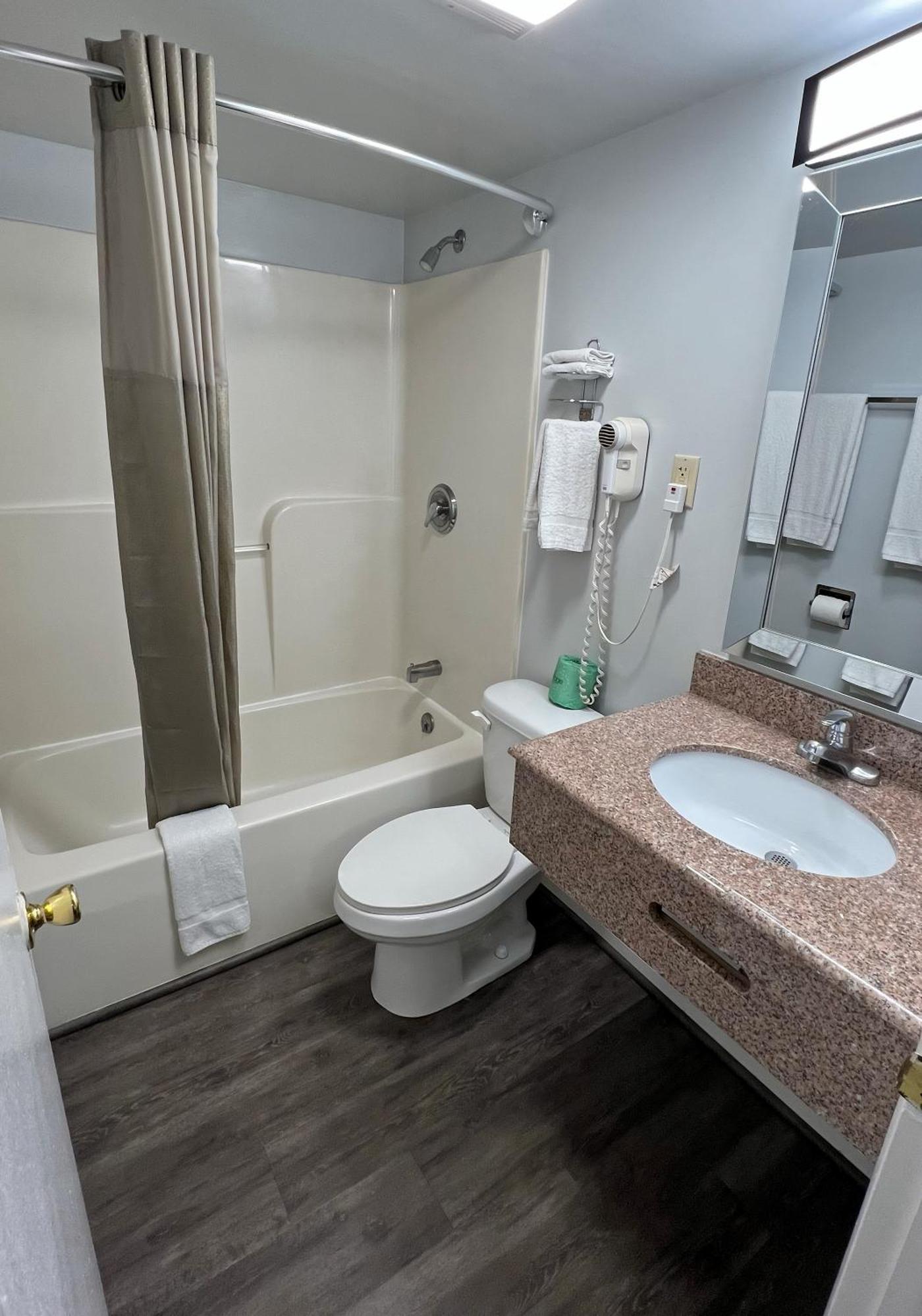 America'S Best Value Inn Lancaster Rohrerstown Dış mekan fotoğraf